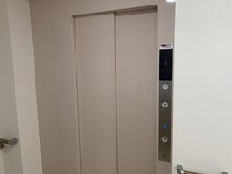 スムーズな移動のエレベーター