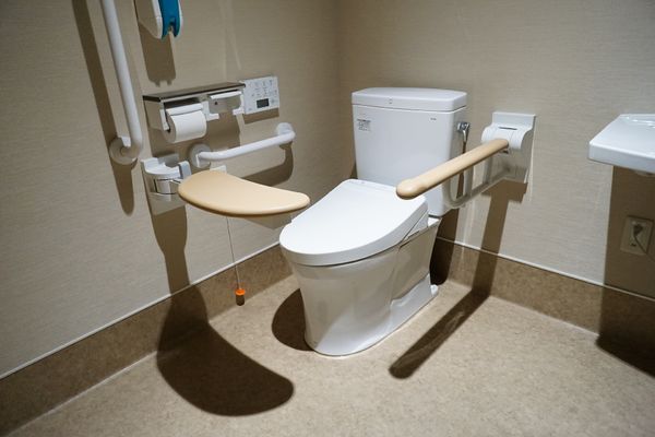 バリアフリーのトイレ設備