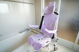 バリアフリー対応のリフト椅子