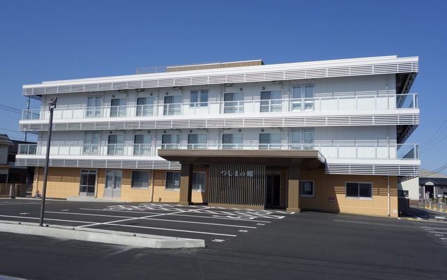 モダンな建物の外観