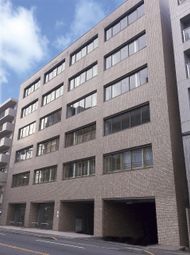 都心のモダンな建物外観