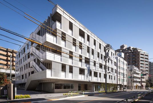 現代的な建物の外観