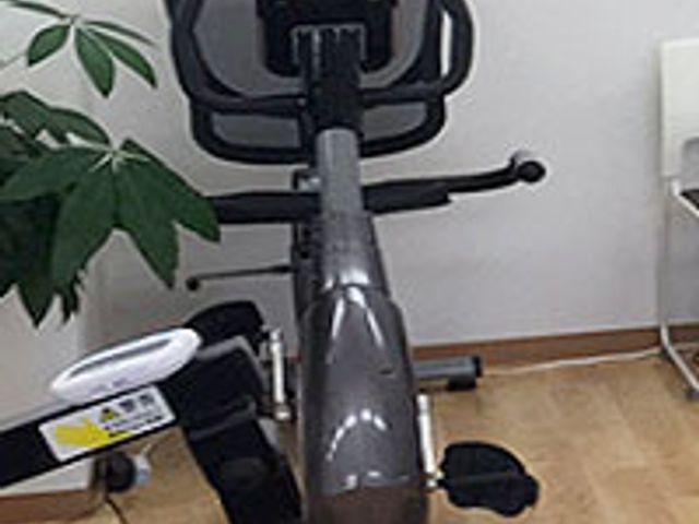 エクササイズバイク機能訓練室 機能訓練室   フィットネス設備が整ったエリアです。体力維持に最適で、自由な利用が可能です。