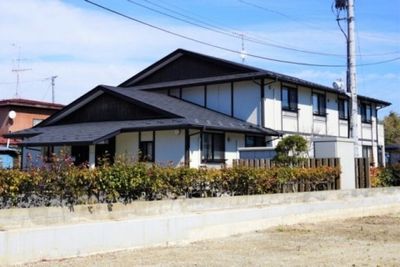 庭に面したエントランス