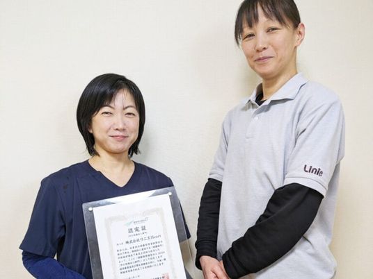 スタッフ2人の証明書  
