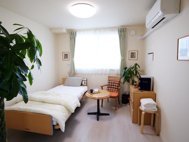 広々とした居室 居室 自然光が差し込み、快適に過ごせる居室です。個人の生活に配慮された設計になっています。