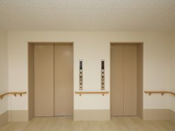 清潔なエレベーターホール