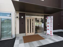 明るいエントランスの様子