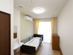 明るい居室の空間