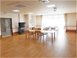 明るい食堂の様子