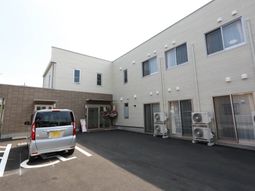 清潔な建物のエントランス