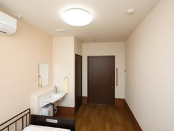 清潔感があり落ち着いた居室