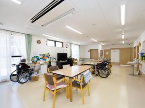 明るい広々とした共有スペース