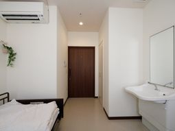 洋室のシンプルな居室