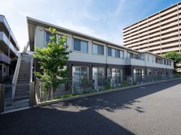 モダンな外観の建物