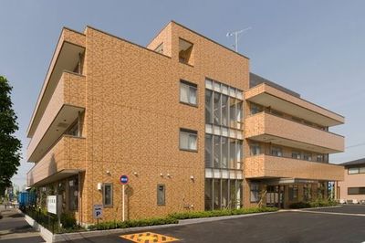 レンガ造りの建物の外観