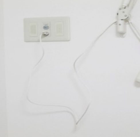 呼び出しボタン付き壁