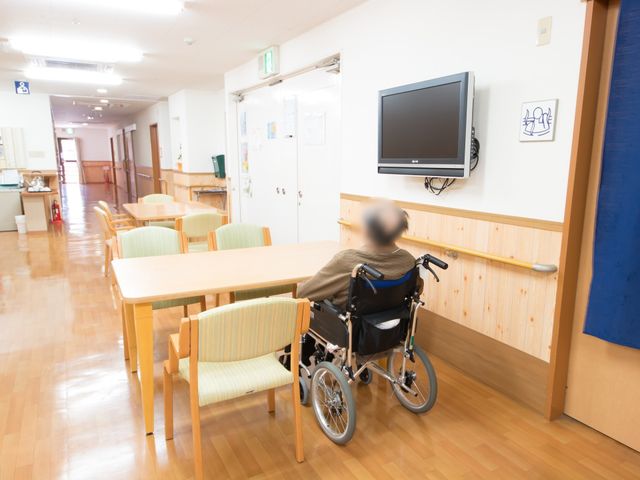 車椅子利用者の廊下