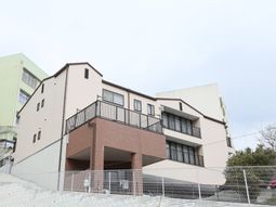 施設の外観風景