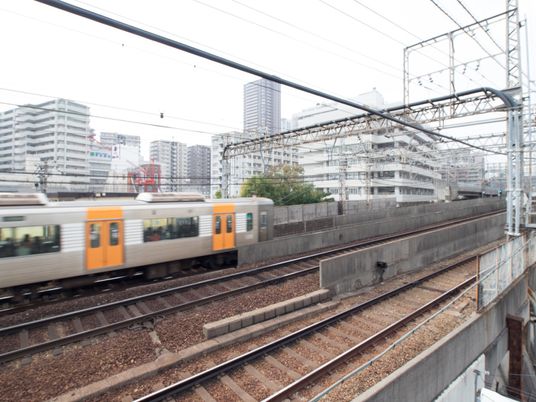 都市の電車と線路