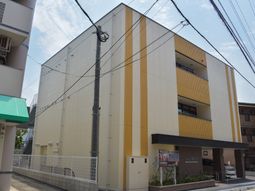 モダンな建物の外観