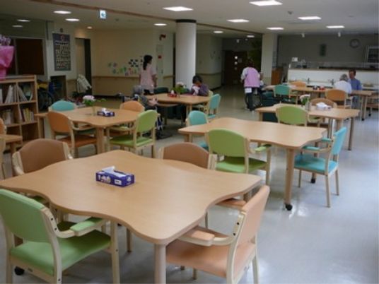 明るい食堂の風景