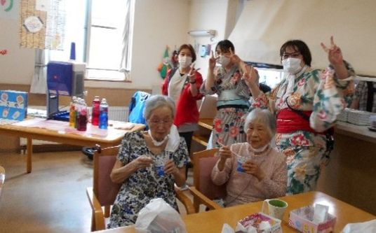 入居者とスタッフが交流する部屋