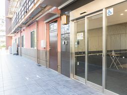 エントランスのバリアフリー通路