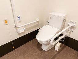 バリアフリー設計のトイレ