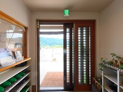 和やかな雰囲気の廊下