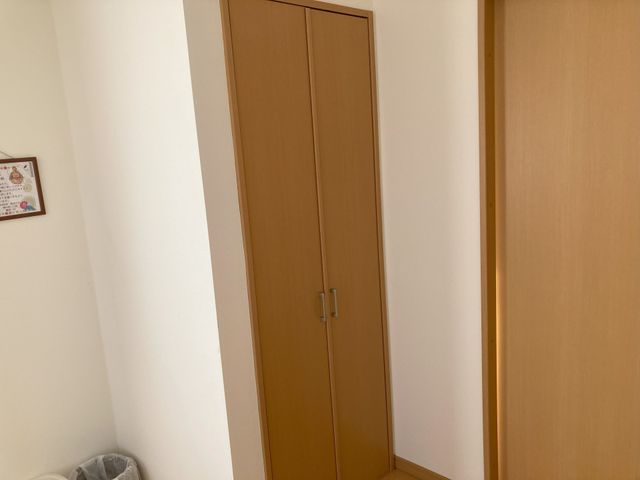 開閉しやすいクローゼット クローゼット シンプルで使いやすいクローゼットです。収納がしやすく、お部屋はすっきりと保てます。