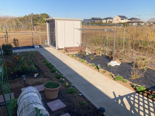 小屋がある庭