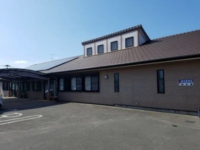 日差しが降り注ぐ外観 外観 広々とした日当たりの良い建物は、働く環境として気持ちが良いです。