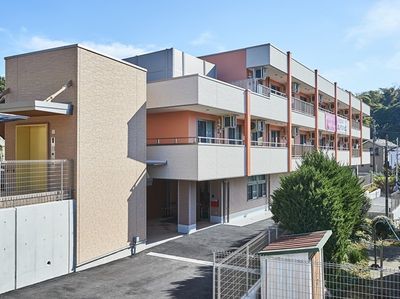 清潔な施設の外観