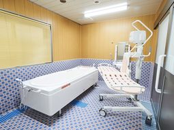 バリアフリーな浴室設備