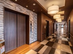 廊下の明るい空間