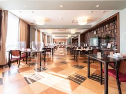 明るいダイニング空間