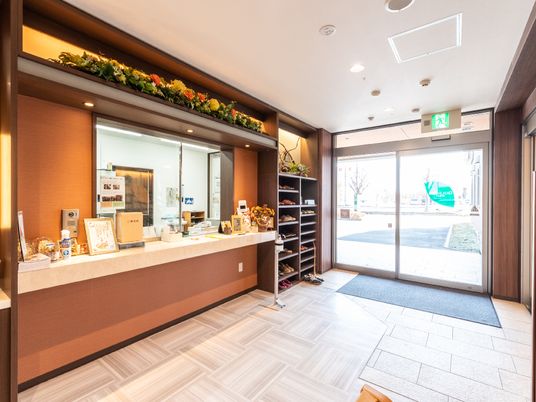 エントランスの明るい空間