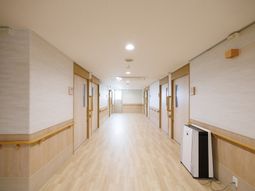 清潔感のある明るい廊下
