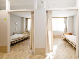 明るく清潔な居室