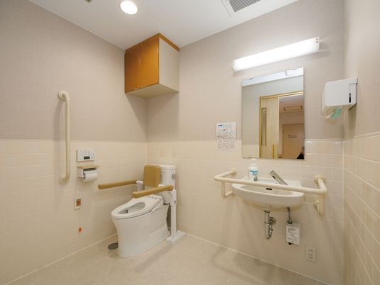 バリアフリーなトイレ設備
