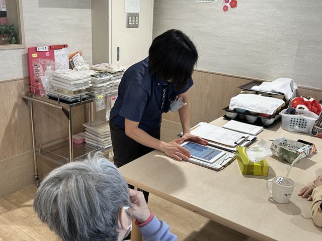 スタッフの業務風景 スタッフイメージ 一人ひとりに寄り添うサポートができる、やりがいのある職場です。