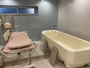 浴室と機械浴槽  