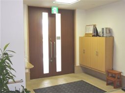 清潔なエントランス風景