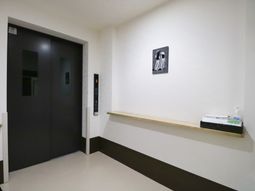 清潔なエレベーターホール