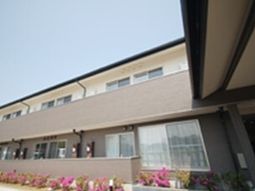 明るい建物の外観