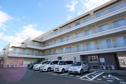 広々とした明るい外観