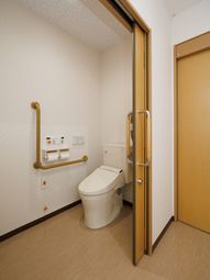 バリアフリートイレの一室