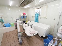 清潔な浴室設備