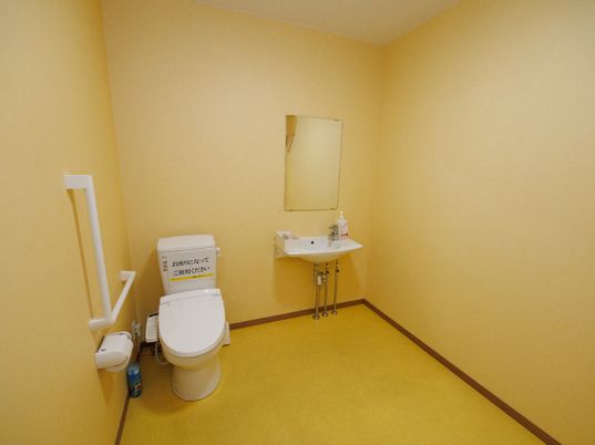 バリアフリーなトイレ空間